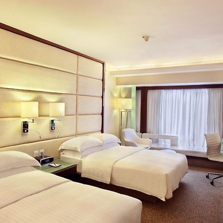 Regal Kowloon Hotel Hong Kong Exterior photo