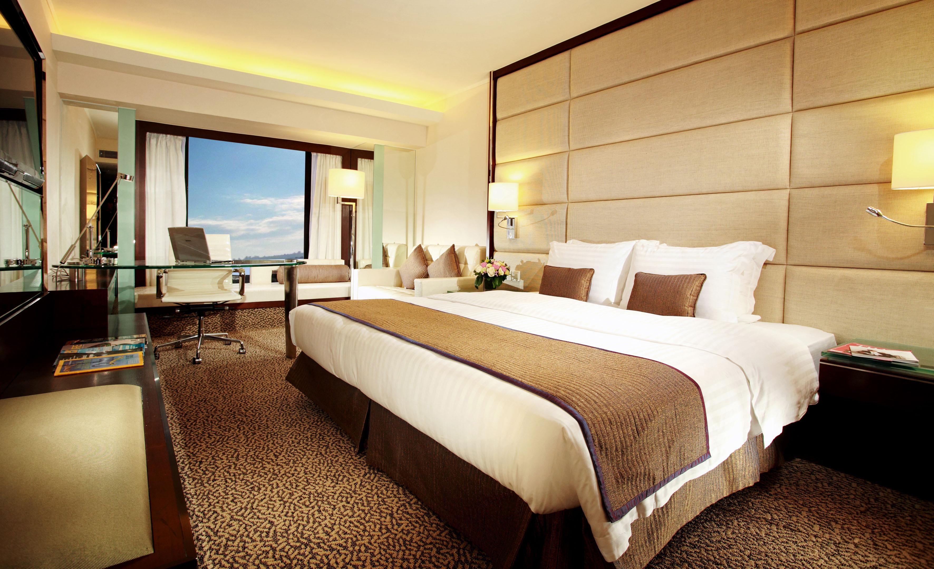 Regal Kowloon Hotel Hong Kong Exterior photo