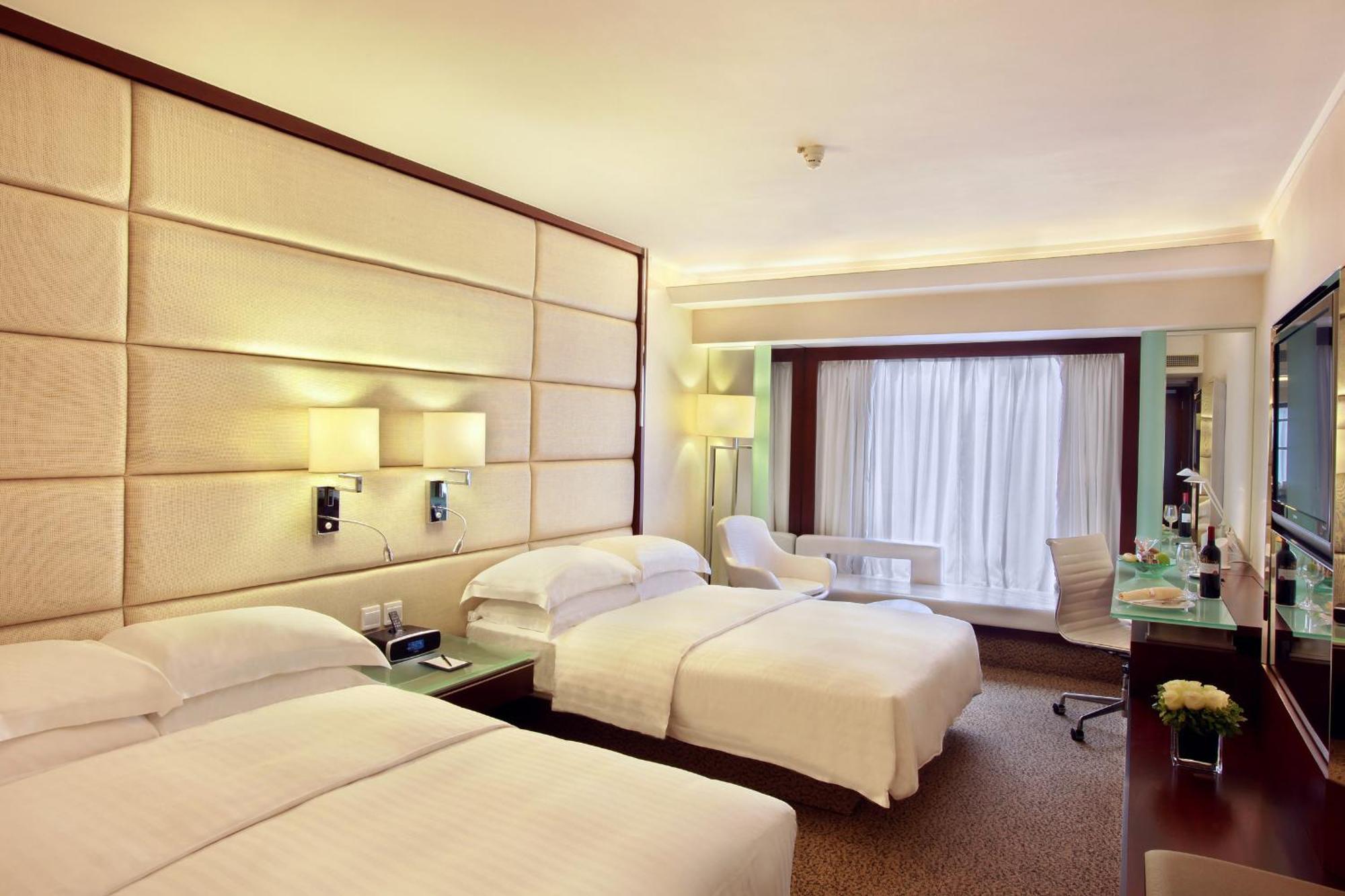 Regal Kowloon Hotel Hong Kong Exterior photo
