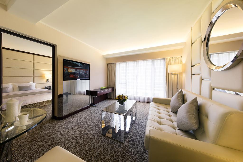 Regal Kowloon Hotel Hong Kong Exterior photo