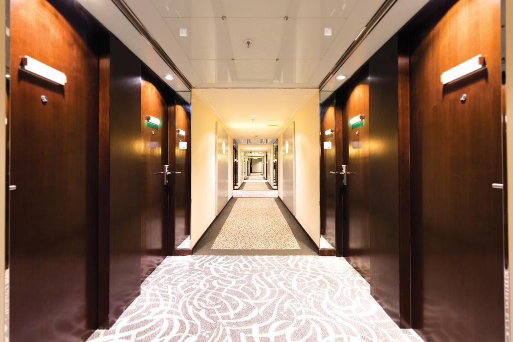 Regal Kowloon Hotel Hong Kong Exterior photo