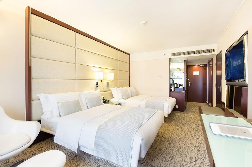 Regal Kowloon Hotel Hong Kong Exterior photo