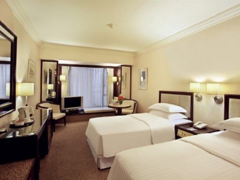 Regal Kowloon Hotel Hong Kong Exterior photo
