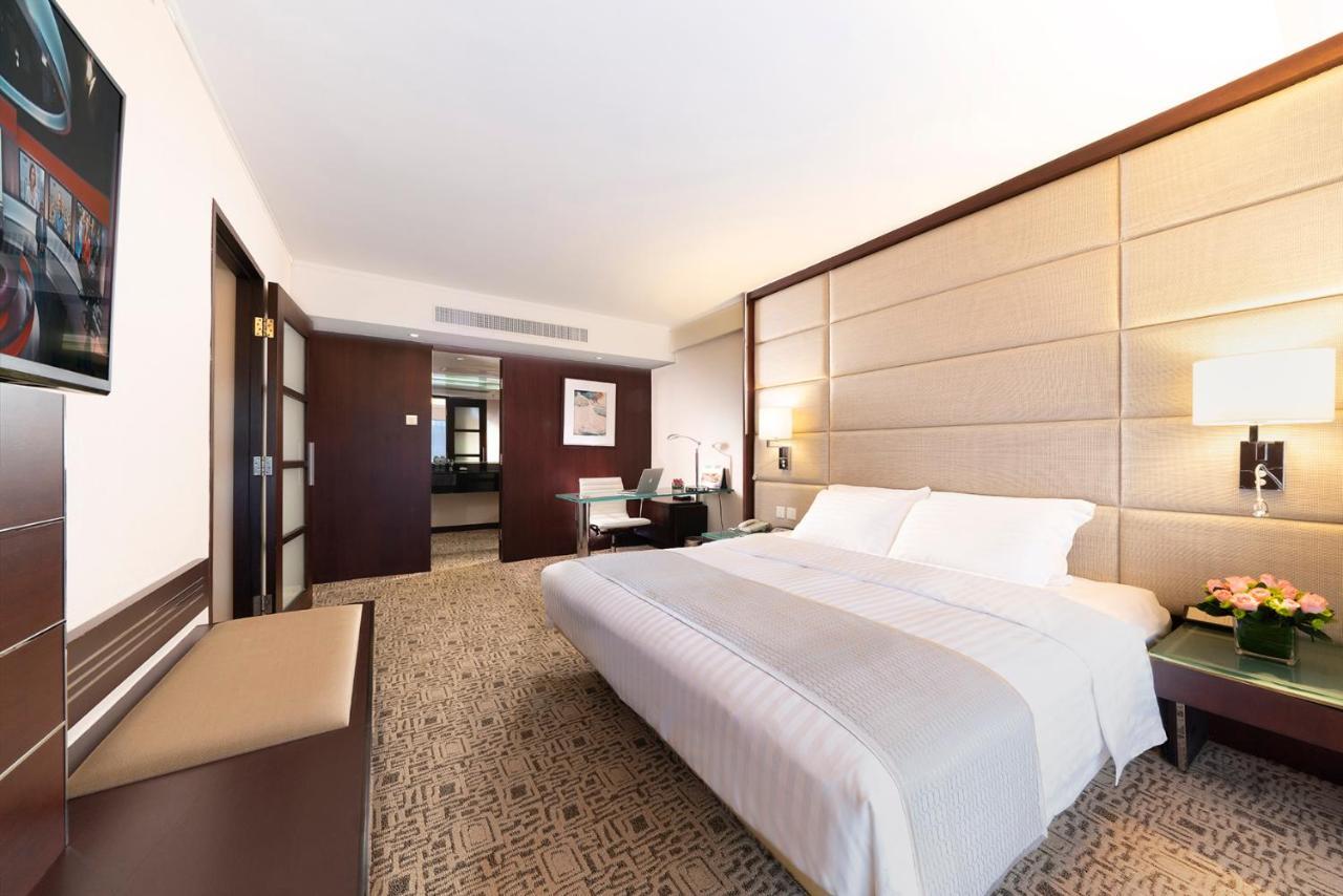Regal Kowloon Hotel Hong Kong Exterior photo